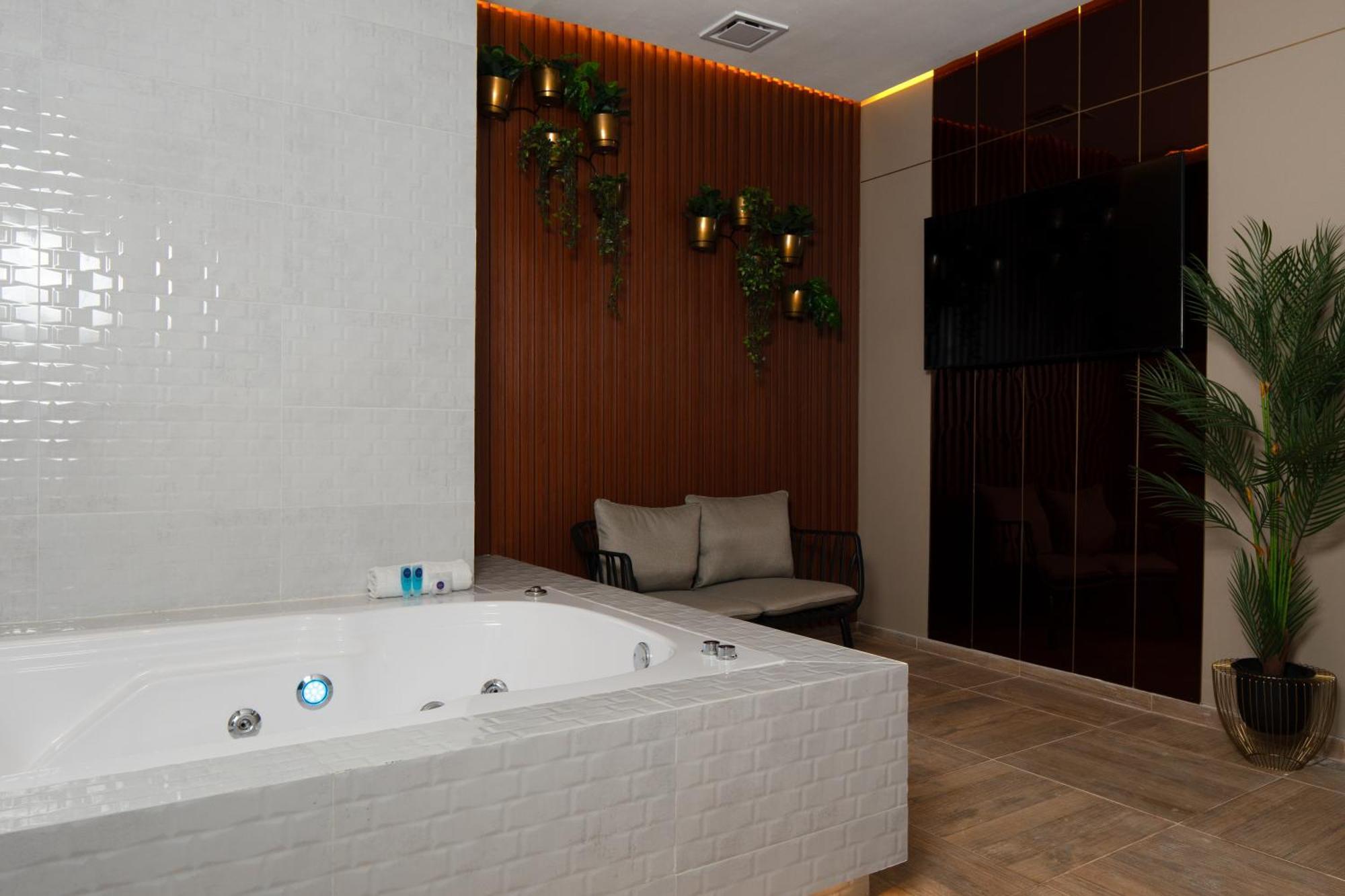 Hotel Byhours Circunvalar - Adults Only Barranquilla  Eksteriør billede